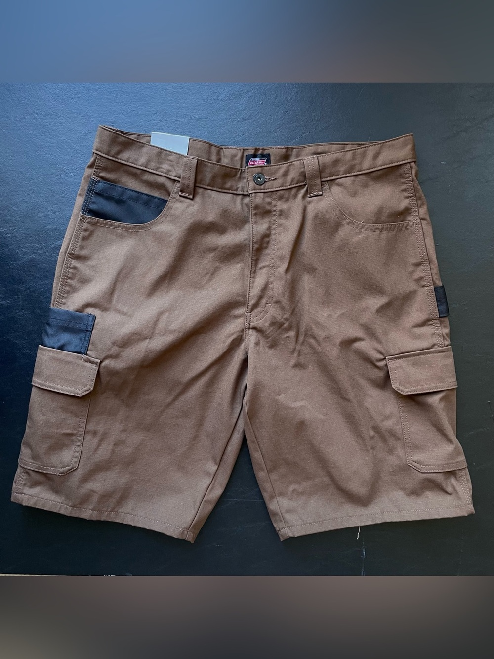Dickies Men's Brown Cargo Work Shorts with Black Accents